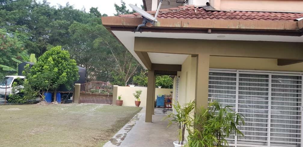 Tun Perak Homestay Rawang Exterior photo